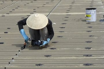Chống thấm dột mái tôn bằng Lemax